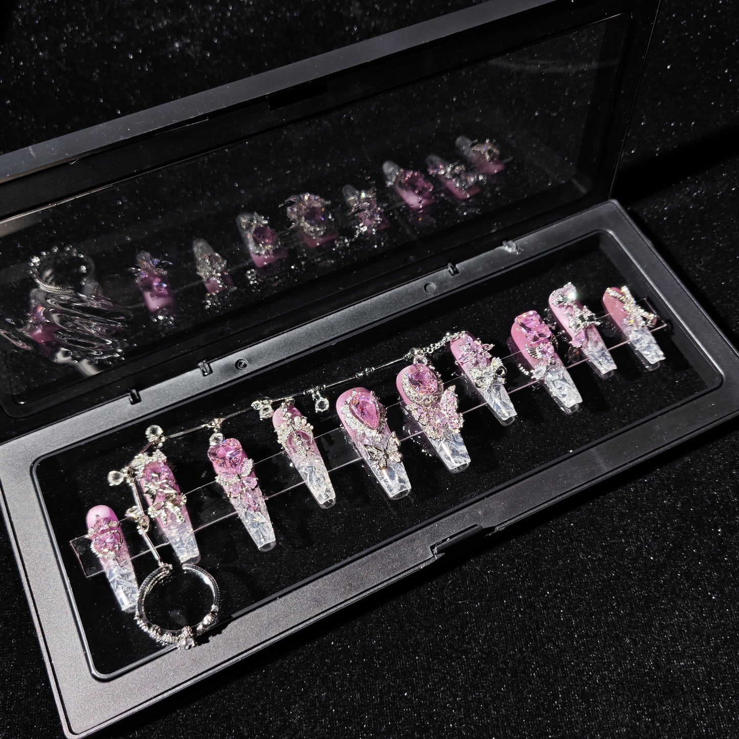 D136Finger Fantasy- Crystal Fantasy Luxury Rhinestone Handmade Press-On Nail Set with Gift Box & Greeting Card, 10pcs Elegant Nail Art Kit for Manicure, Perfect for Christmas Gift and Holiday Glam£¨DM0136£©