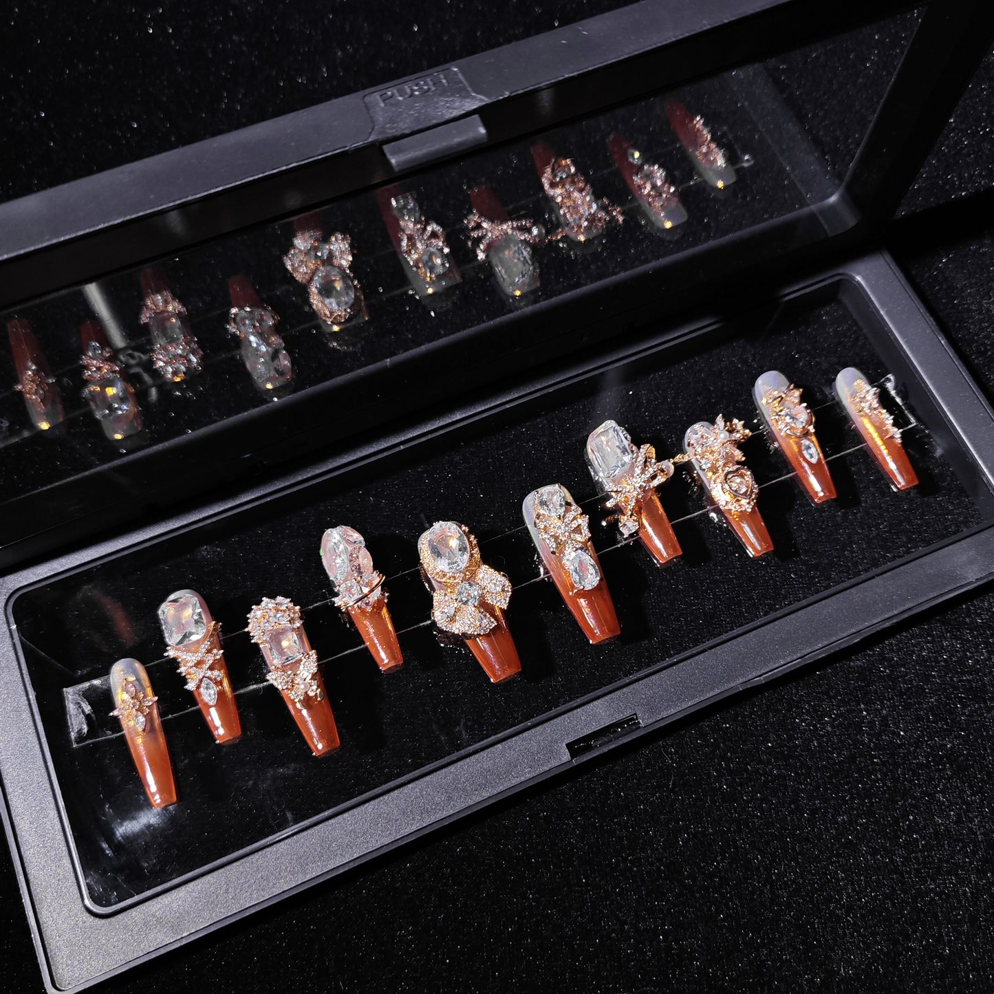 D134Finger Fantasy- Crystal Fantasy Luxury Rhinestone Handmade Press-On Nail Set with Gift Box & Greeting Card, 10pcs Elegant Nail Art Kit for Manicure, Perfect for Christmas Gift and Holiday Glam£¨DM0134£©