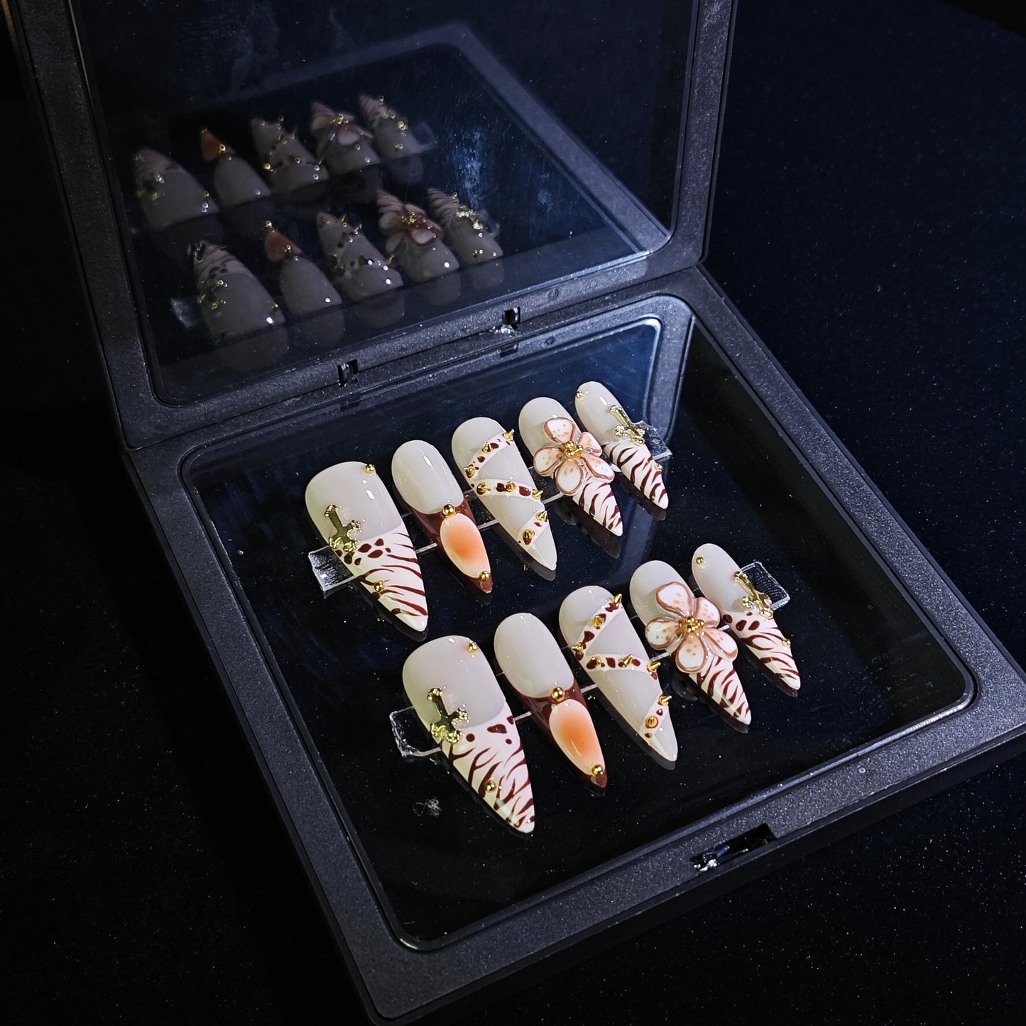 Finger Fantasy-Classic Fantasy Luxury Handmade Press On Nail Set with Gift Box & Greeting Card, 10pcs Elegant Nail Art Kit for Manicure, Perfect for Gifts and Holiday Glam(NM0018)