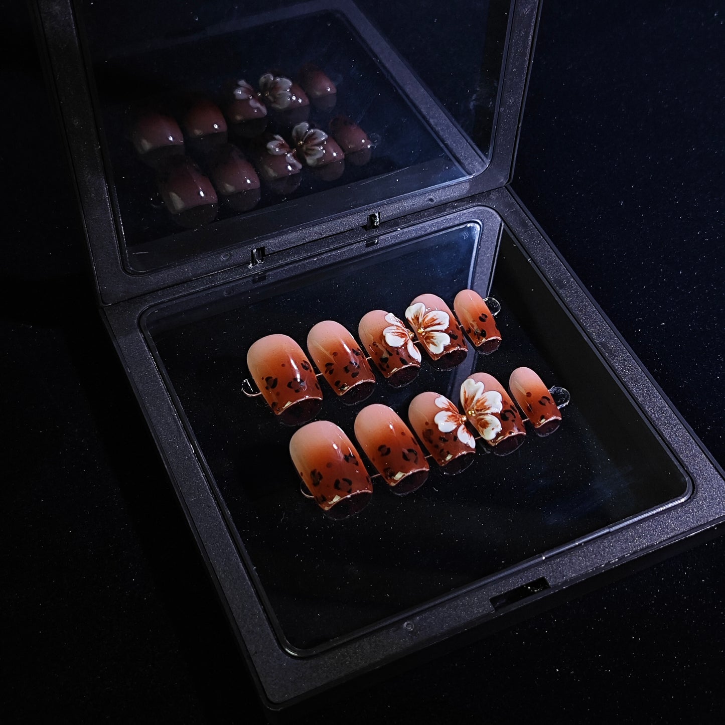 Finger Fantasy-Classic Fantasy Luxury Handmade brown Press On Nail Set with Gift Box & Greeting Card, 10pcs Elegant Nail Art Kit for Manicure, Perfect for Gifts and Holiday Glam(NM0024)
