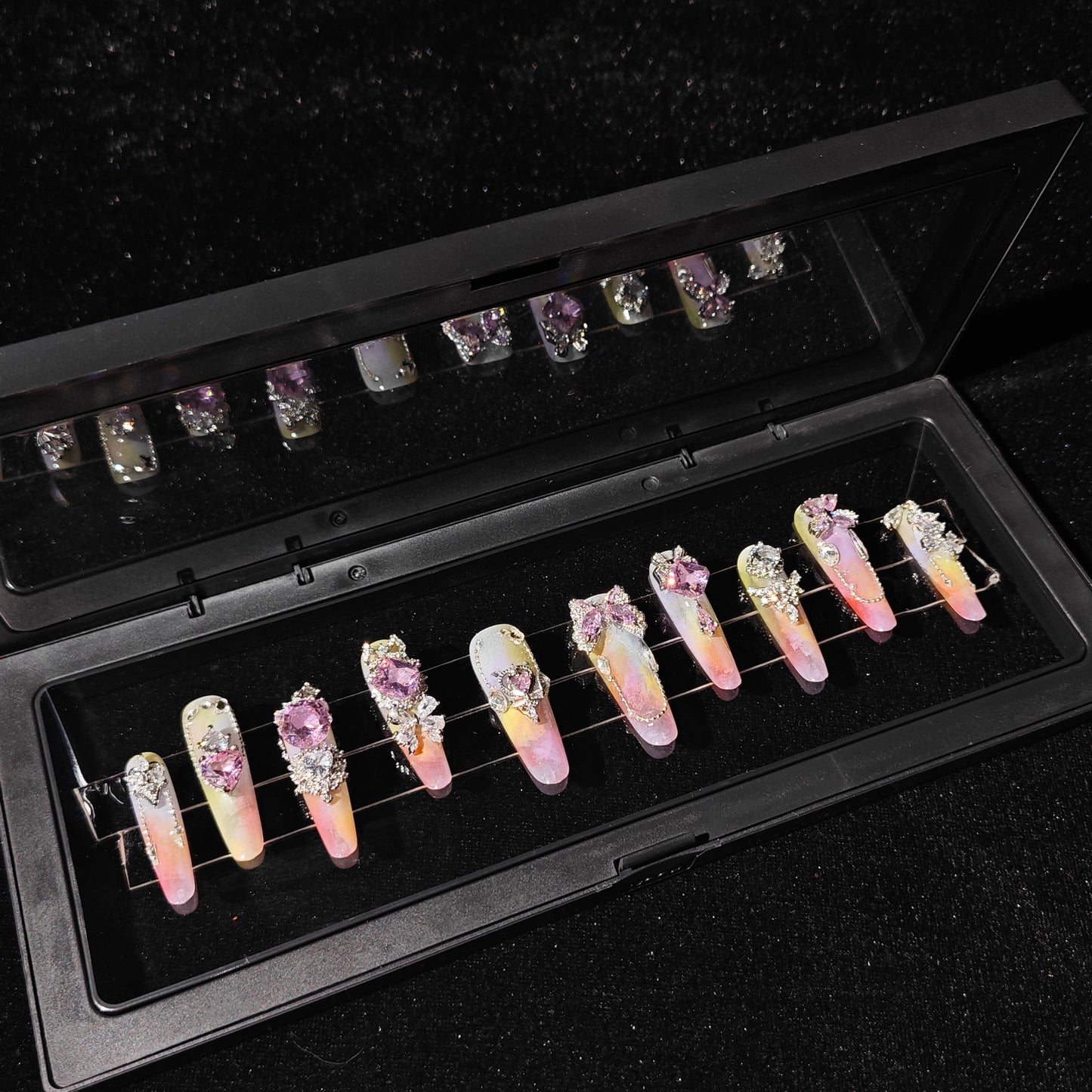 D150Finger Fantasy- Crystal Fantasy Luxury Rhinestone Handmade Press-On Nail Set with Gift Box & Greeting Card, 10pcs Elegant Nail Art Kit for Manicure, Perfect for Christmas Gift and Holiday Glam(DM0150)