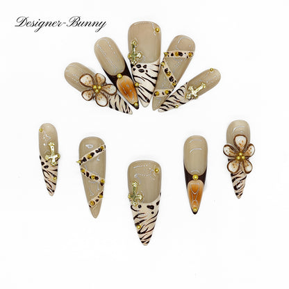 Finger Fantasy-Classic Fantasy Luxury Handmade Press On Nail Set with Gift Box & Greeting Card, 10pcs Elegant Nail Art Kit for Manicure, Perfect for Gifts and Holiday Glam(NM0018)